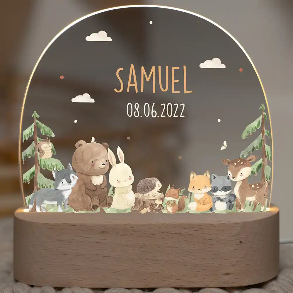 Cadeau de baptême personnalisé — veilleuse au prénom motif amis de la forêt
