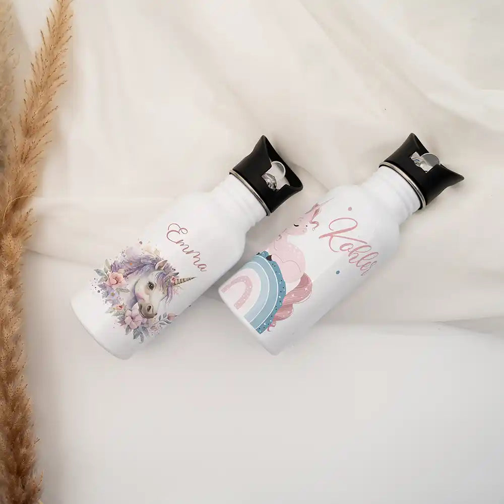 Gourde personnalisée enfant en inox motif Licorne sur arc-en-ciel avec prénom — Kidsmood