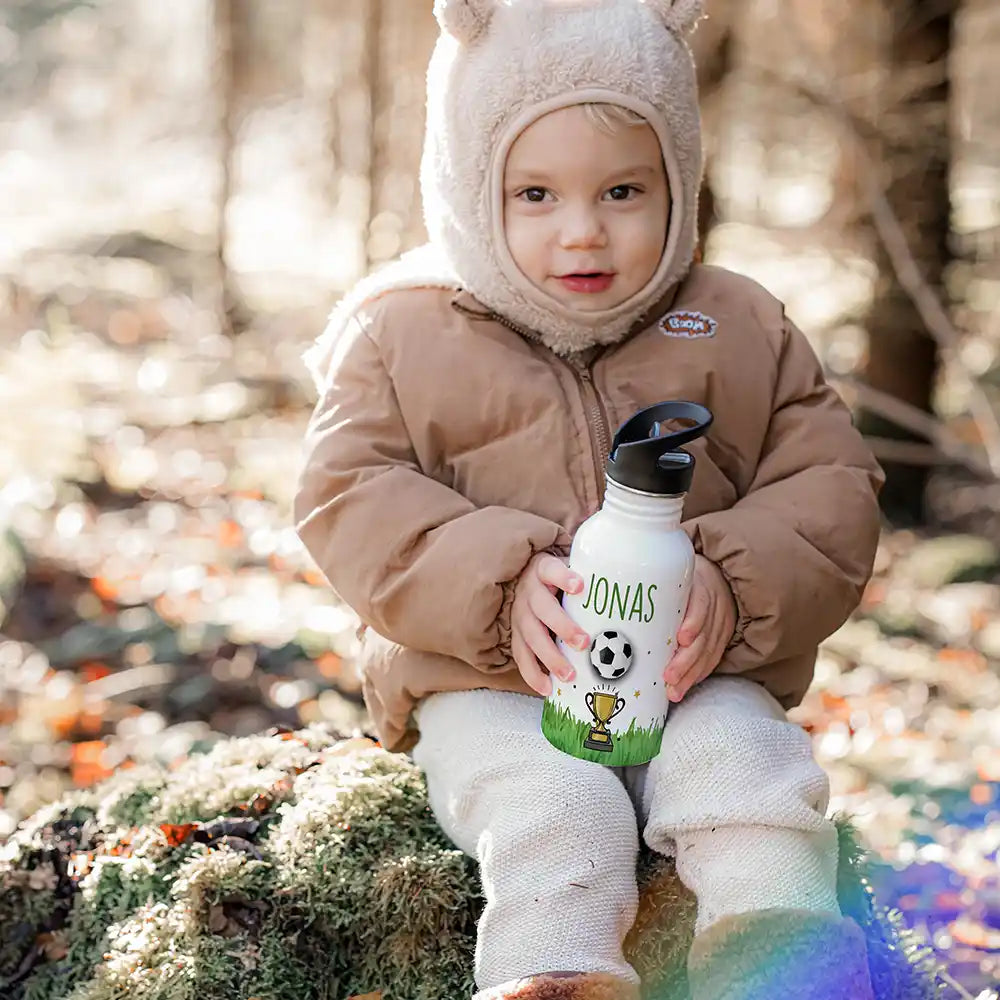 Gourde inox personnalisée pour enfant motif Football et trophée, prénom au choix — Kidsmood