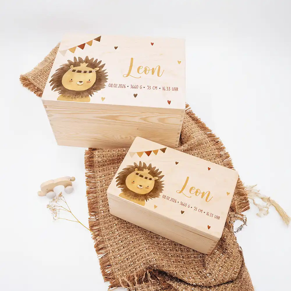 Boîte à souvenirs bébé personnalisée Petit lion – vue rapprochée du couvercle imprimé