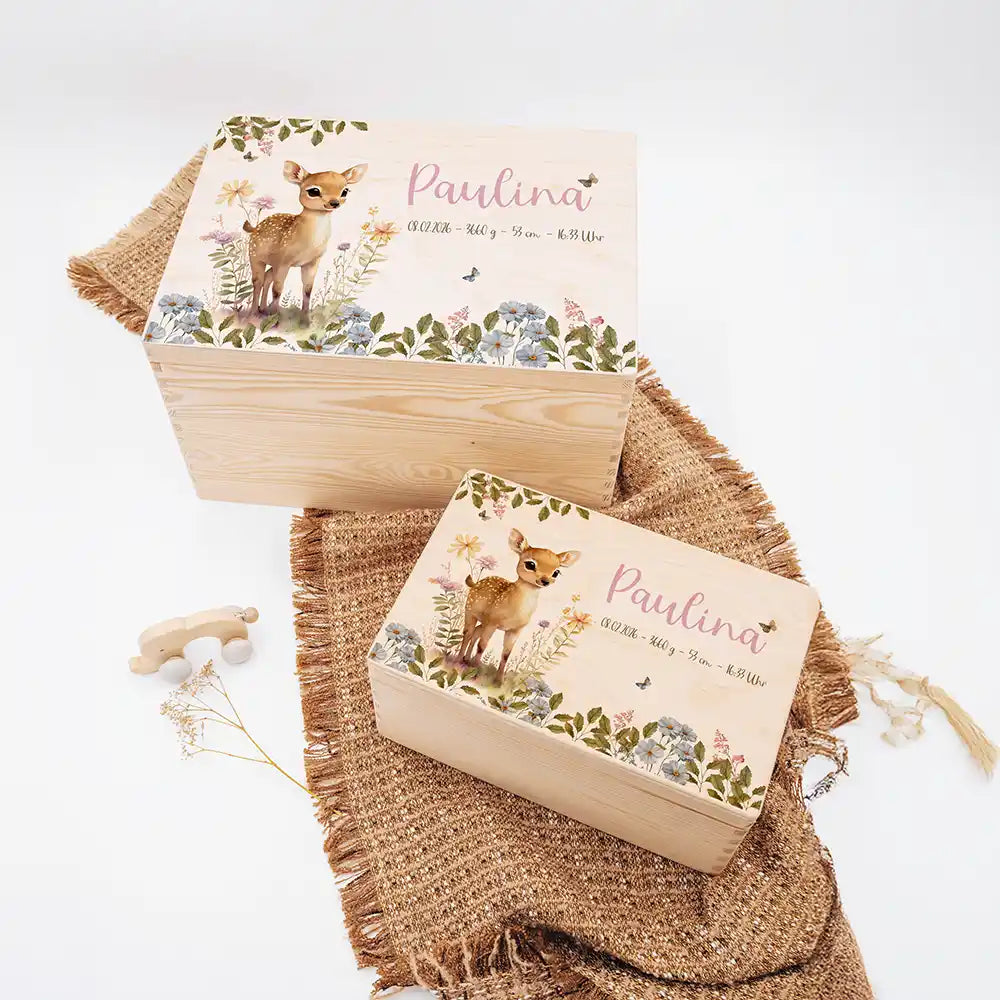 Boîte à souvenirs bébé personnalisée Faon fleurs des champs – vue rapprochée du couvercle imprimé