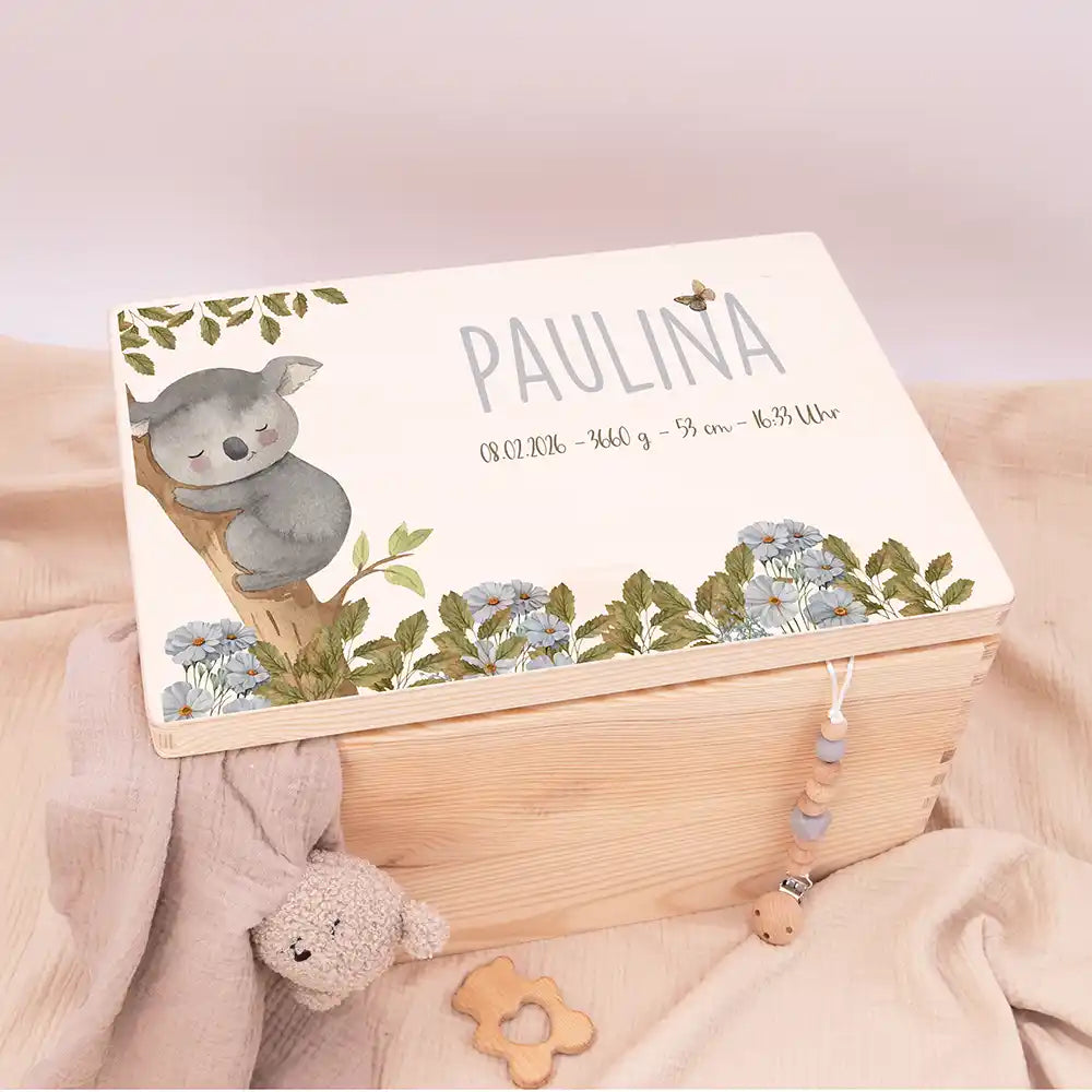 Boîte à souvenirs bébé personnalisée Koala – coffret en bois posé à plat avec décoration douce