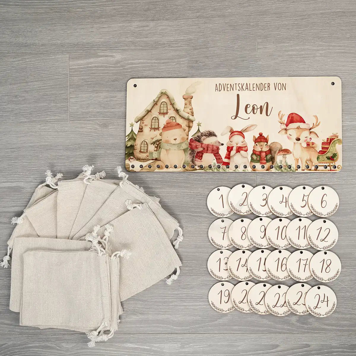 Personalisierbarer Adventskalender farbig - Fröhliche Tierfamilie