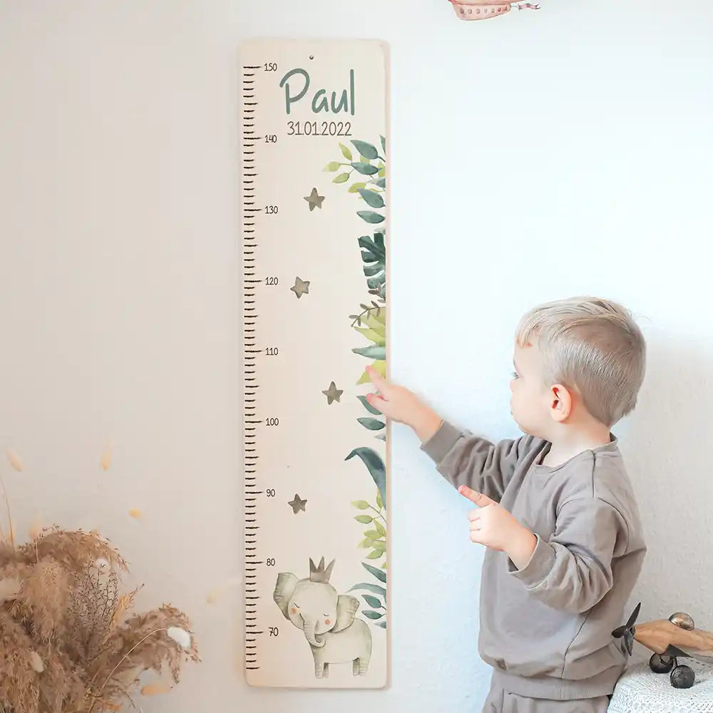 Toise enfant personnalisée Éléphant – mise en scène dans la chambre d'enfant