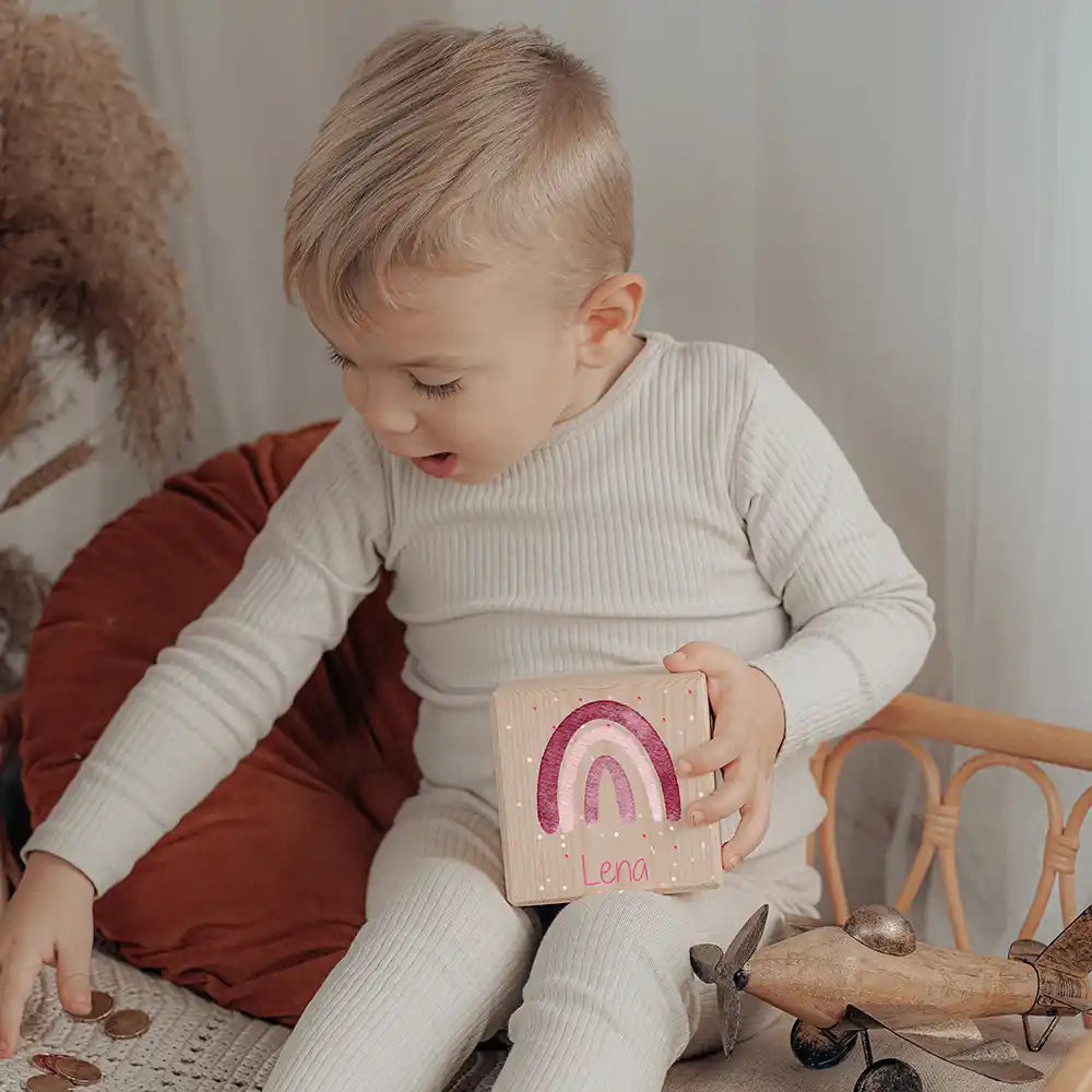Tirelire en bois pour les premières économies de l'enfant, motif arc-en-ciel — Kidsmood