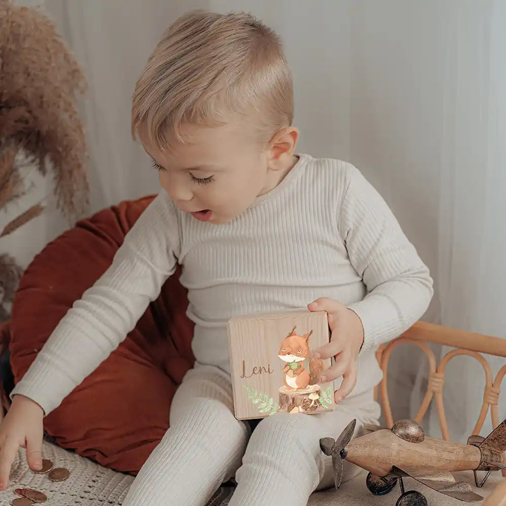 Tirelire en bois pour les premières économies de l'enfant, motif écureuil — Kidsmood