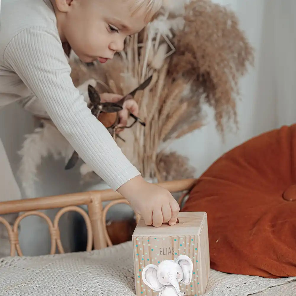 Tirelire personnalisée pour aider l'enfant à économiser, motif éléphant confettis — Kidsmood