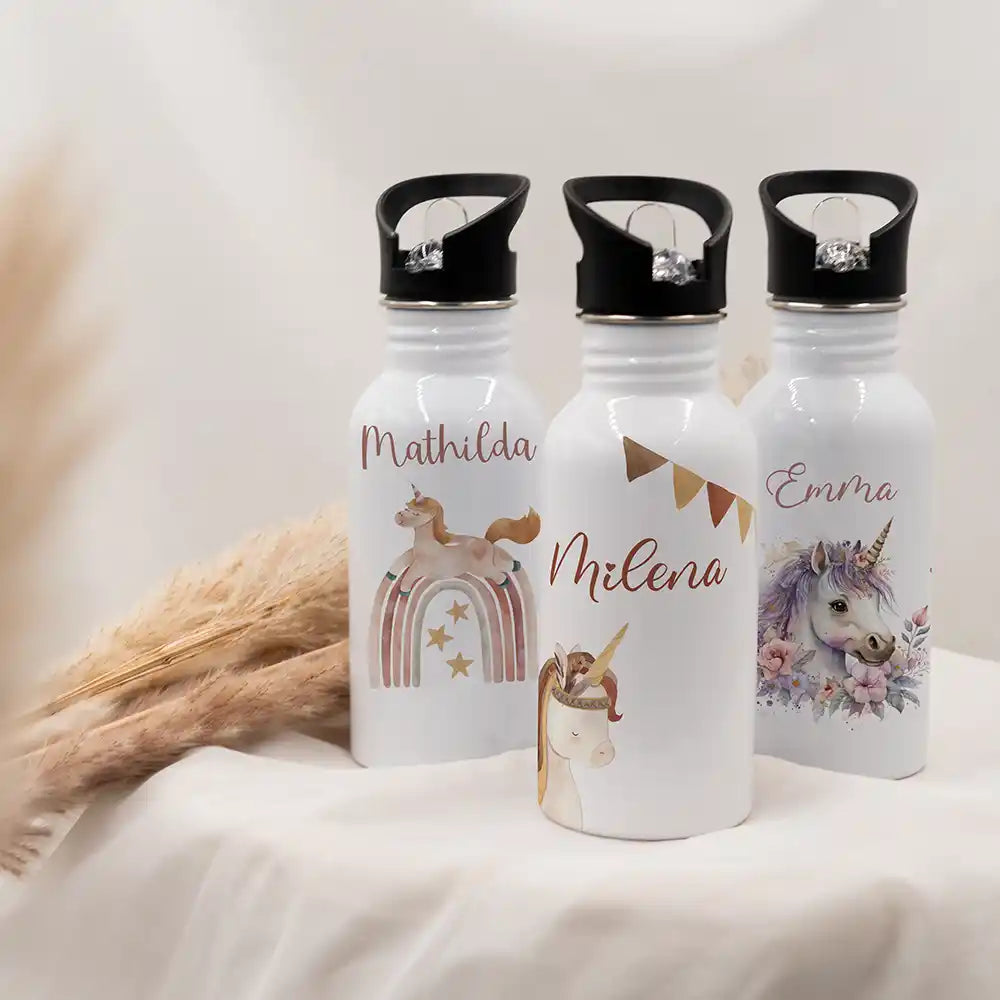 Gourde à paille personnalisée, idée cadeau enfant motif Licorne et guirlande — Kidsmood
