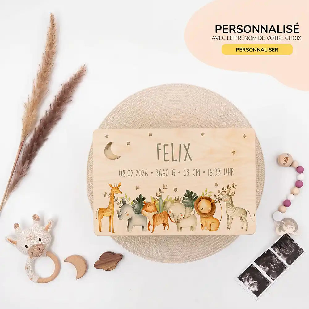 Boîte à souvenirs bébé personnalisée Animaux de la savane – ambiance avec enfant dans la chambre