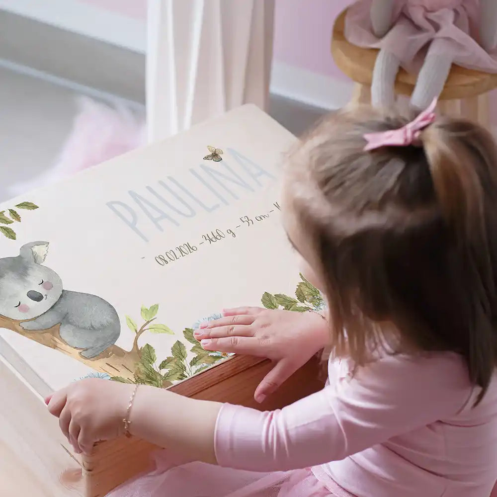Boîte à souvenirs bébé personnalisée Koala – moment de découverte des souvenirs