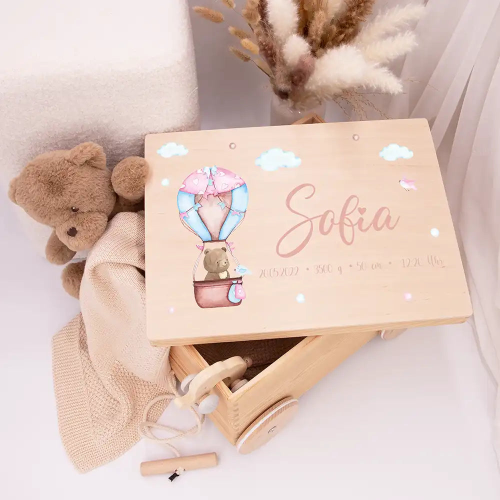 Spielzeugkiste mit Rädern personalisiert - Ballon