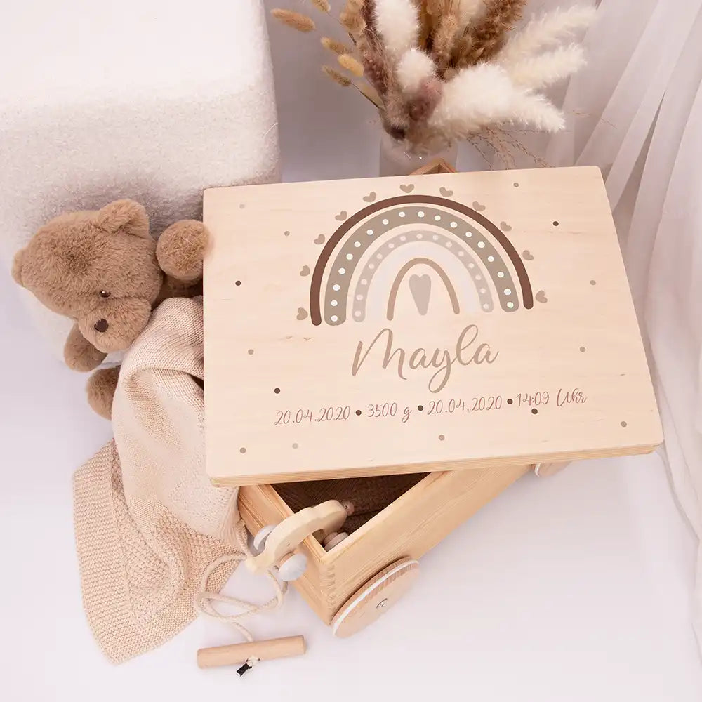 Spielzeugkiste mit Rädern personalisiert - Beige Regenbogen