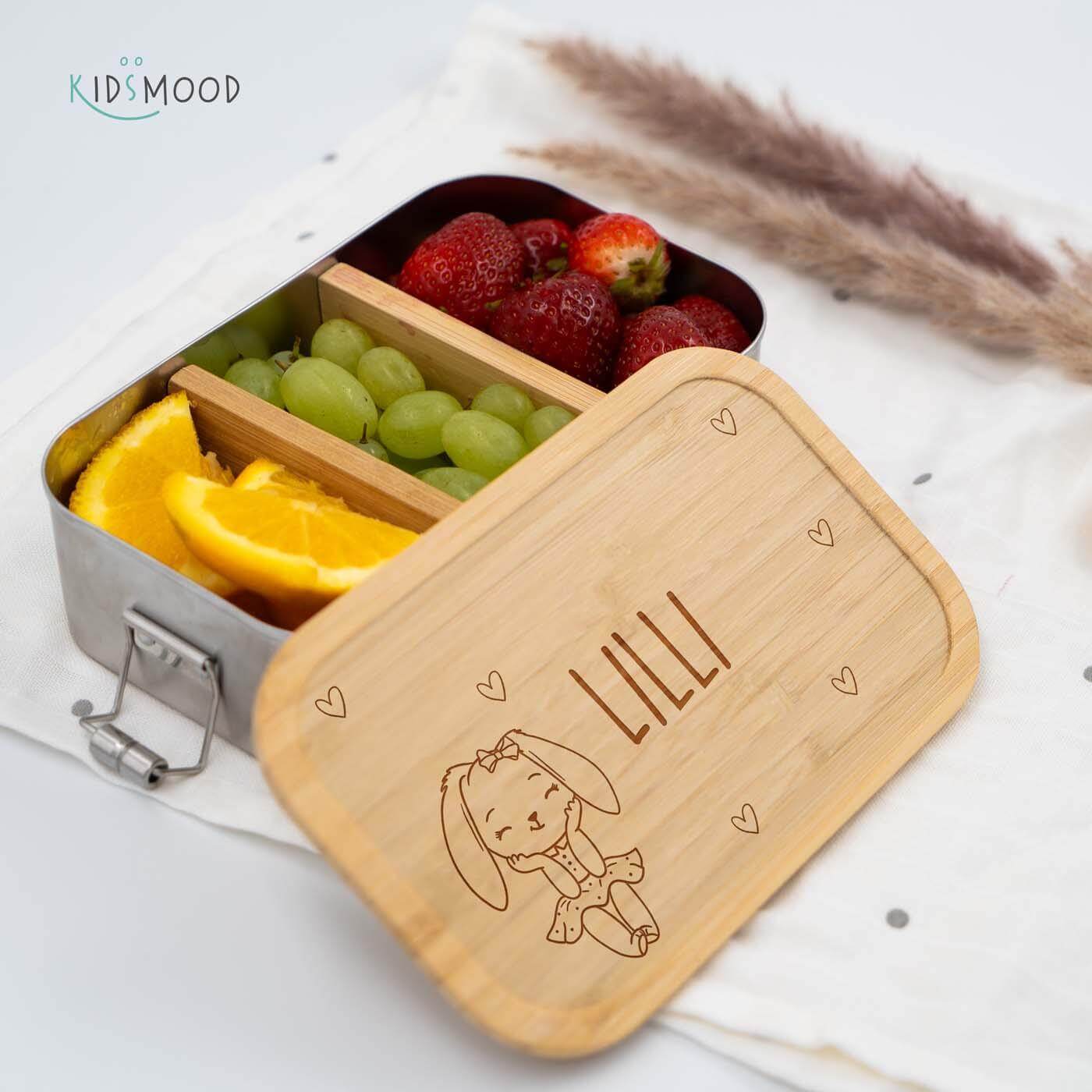 close-up of lunchbox with häschen motif