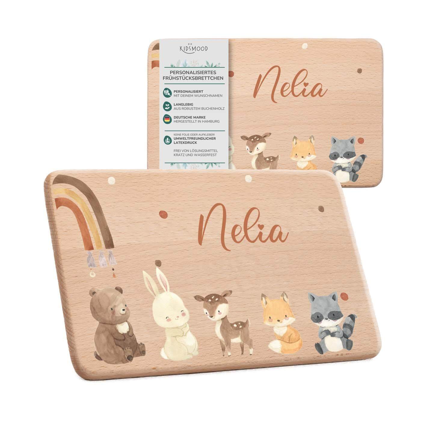 personalisiertes frühstücksbrettchen mit boho tierfamilie und regenbogen design