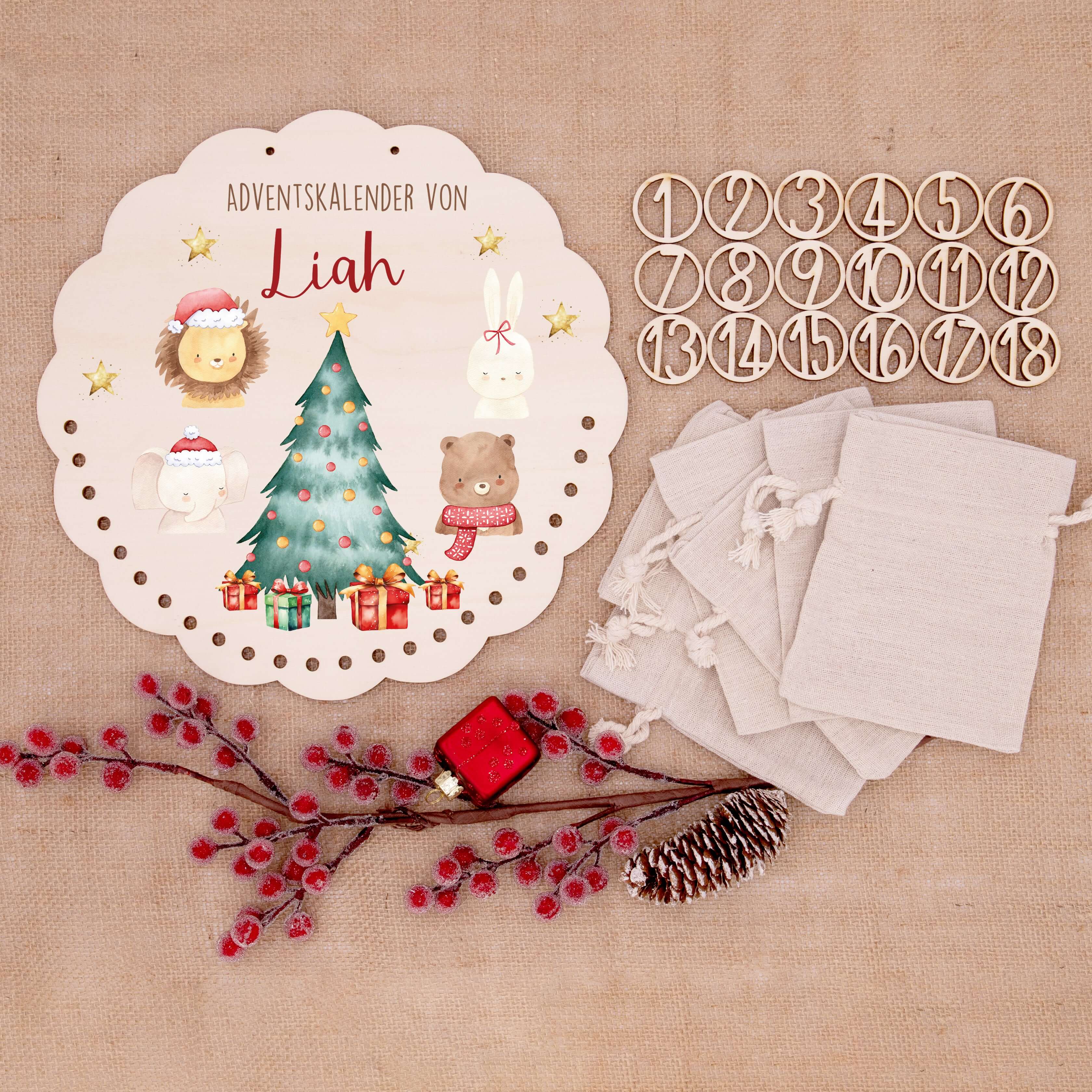 Personalisierter runder Adventskalender Kinder aus Holz - Weihnachtliche Tierwelt