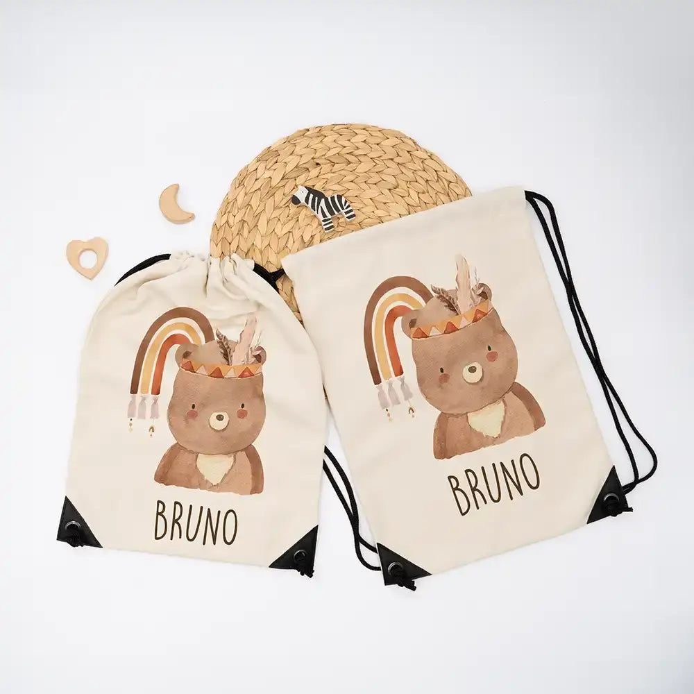 Personalisierter Turnbeutel mit Namen - Bär mit Regenbogen