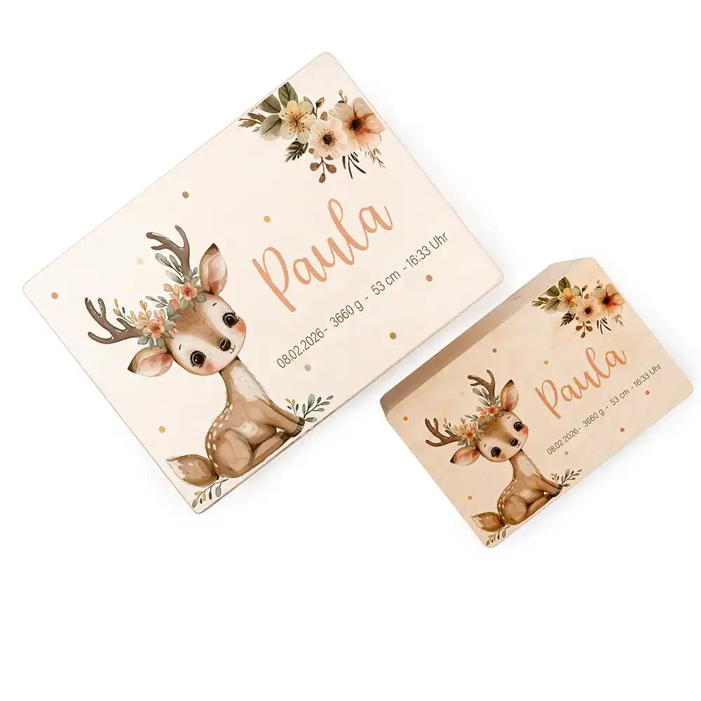 Boîte à souvenirs bébé personnalisée Faon couronne de fleurs – coffret fermé sur fond blanc