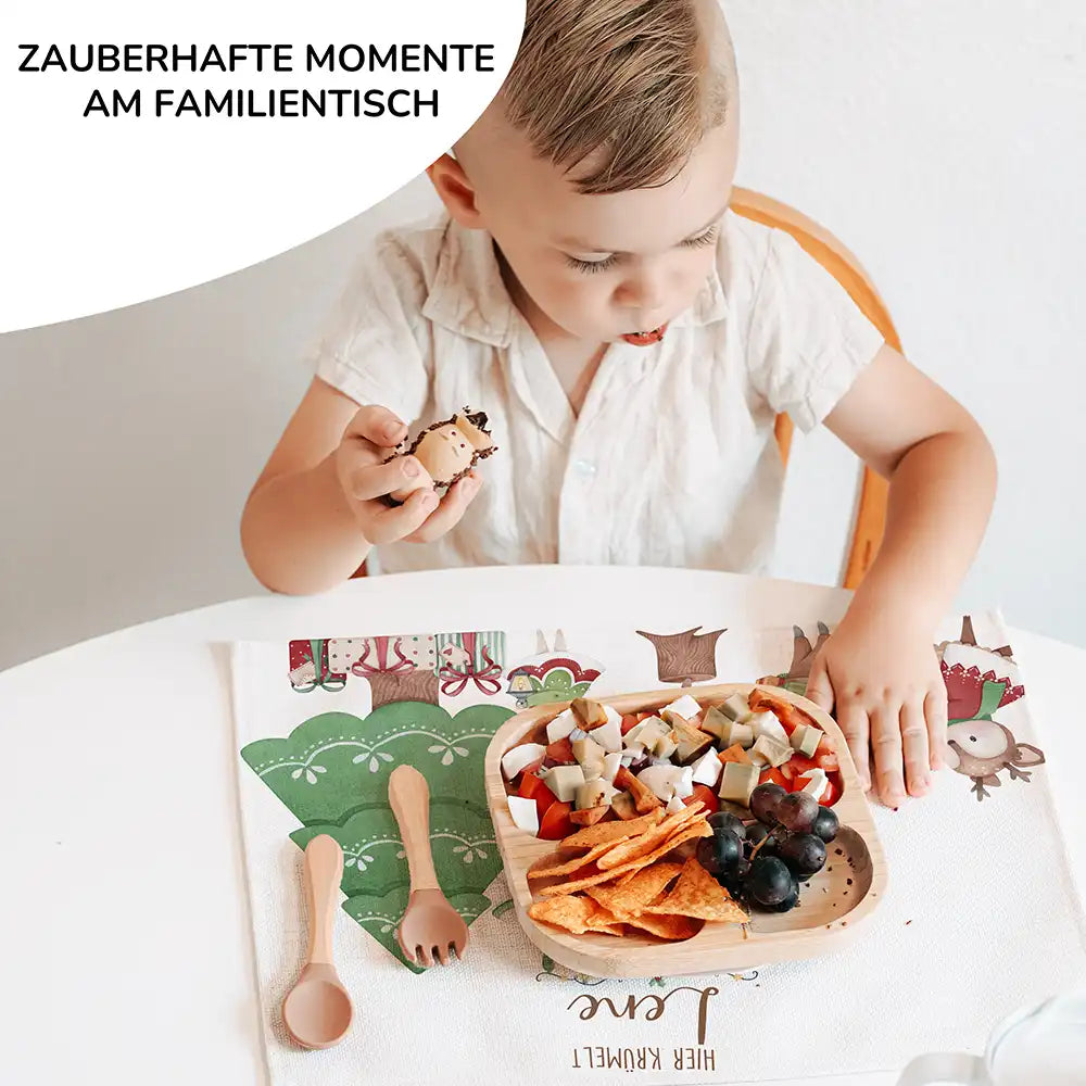 Tischset Kinder personalisiert Weihnachtsmotiv - Weihnachtsmärchen im Tierwald