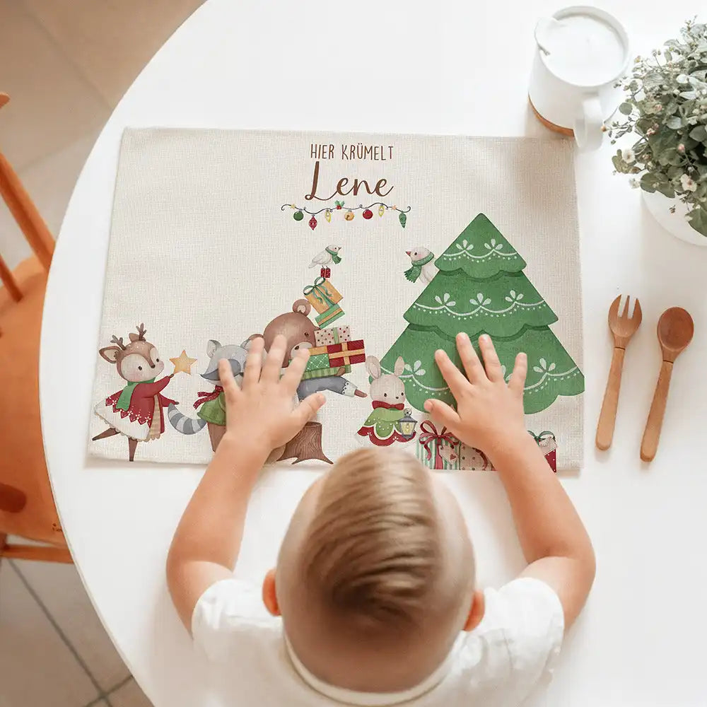 Tischset Kinder personalisiert Weihnachtsmotiv - Weihnachtsmärchen im Tierwald