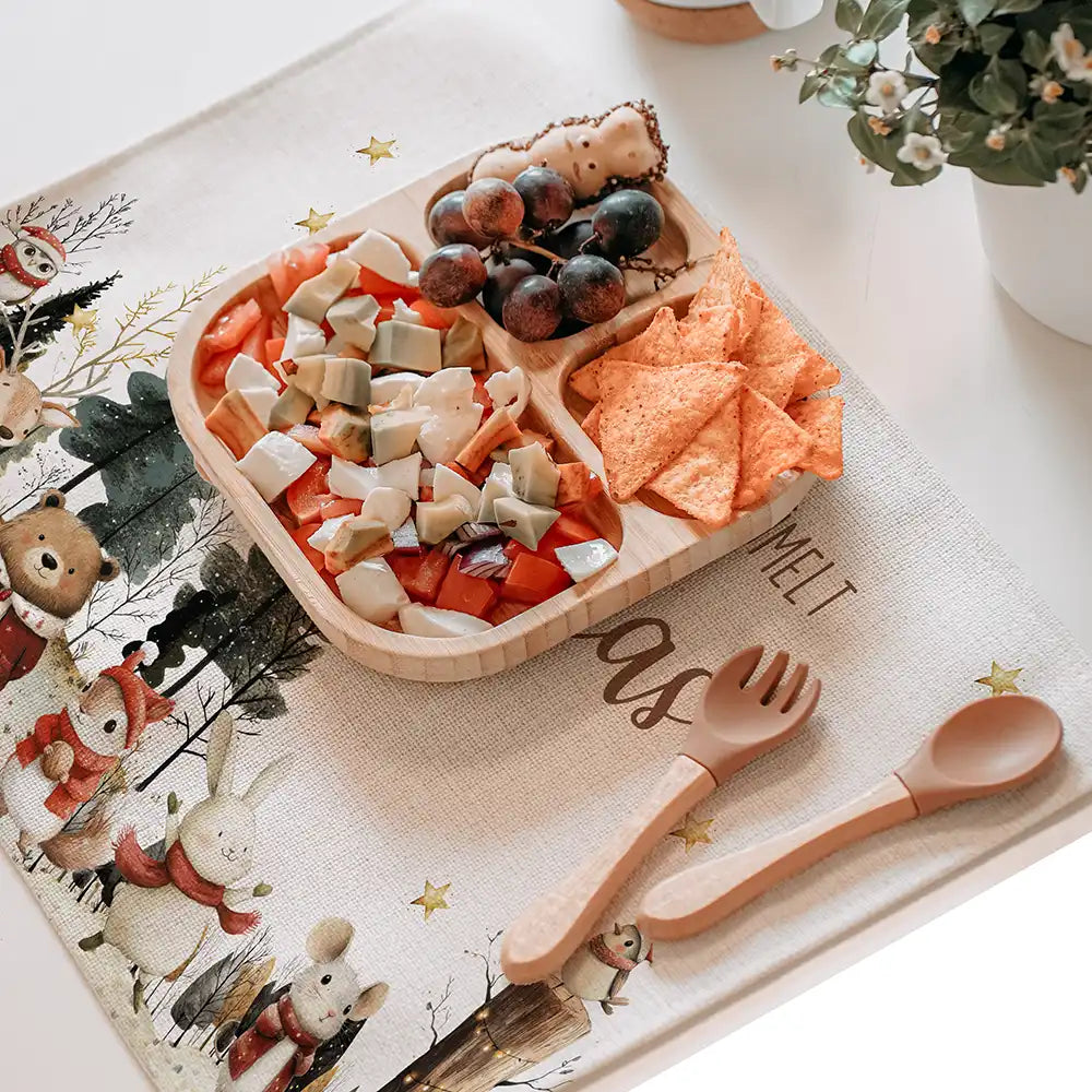 Tischset Kinder personalisiert Weihnachtsmotiv - Festliche Tierchen im Schnee