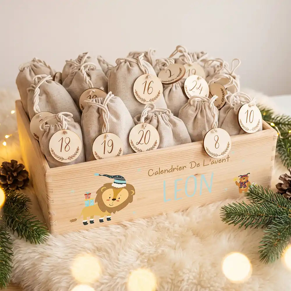 Calendrier de l'avent personnalisé, motif Lion et cadeaux — Caisse garnie des 24 sachets | Kidsmood