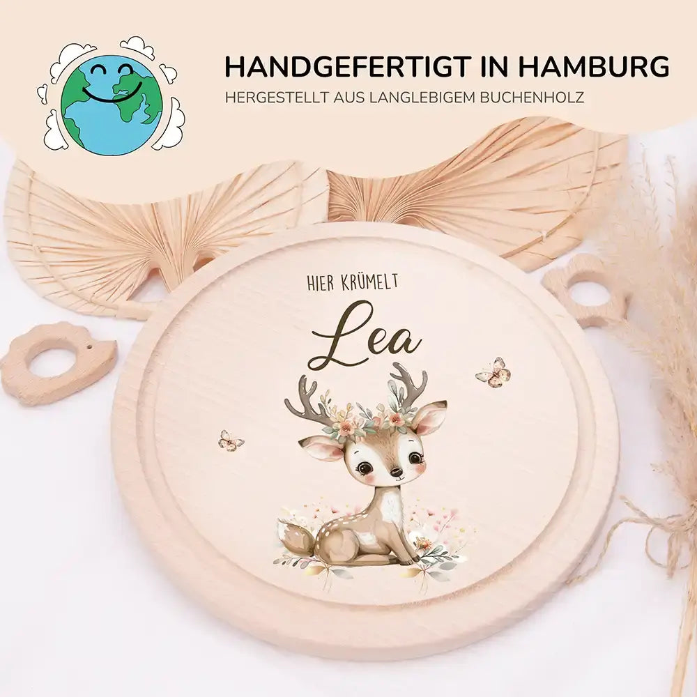 Rundes personalisiertes Frühstücksbrettchen Reh im Wald mit Namen für Kinder