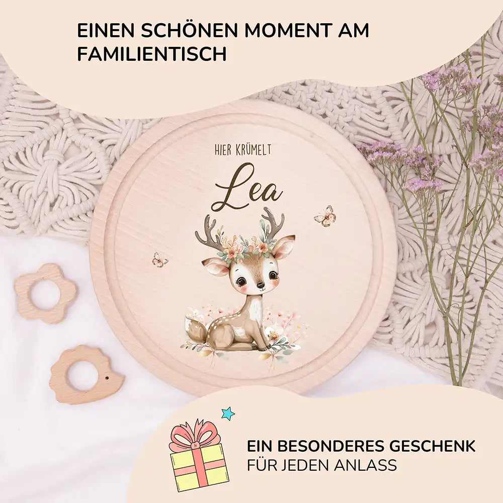 Rundes personalisiertes Frühstücksbrettchen Reh im Wald mit Namen für Kinder