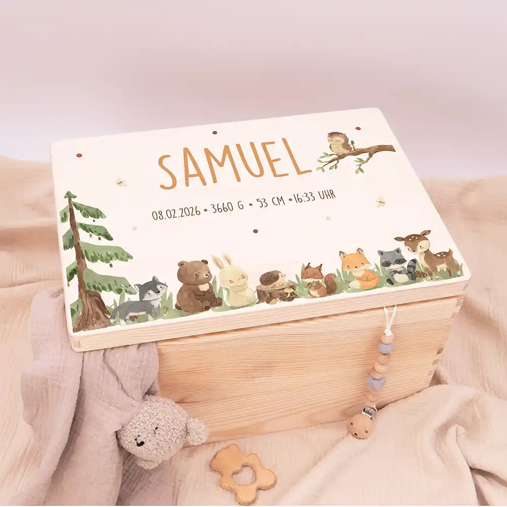 Boîte à souvenirs bébé personnalisée Animaux de la forêt – coffret en bois posé à plat avec décoration douce