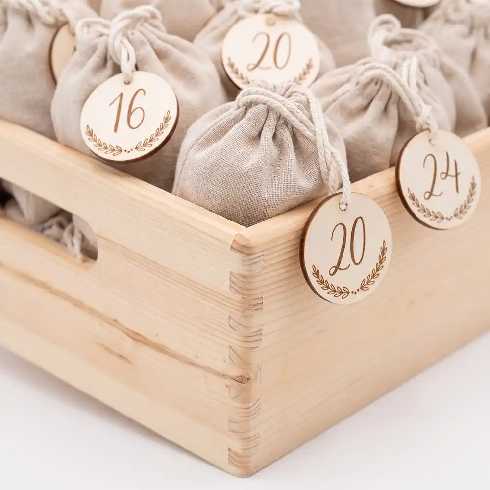 Calendrier de l'avent personnalisé, motif Ronde des animaux — Chiffres en bois de 1 à 24 | Kidsmood