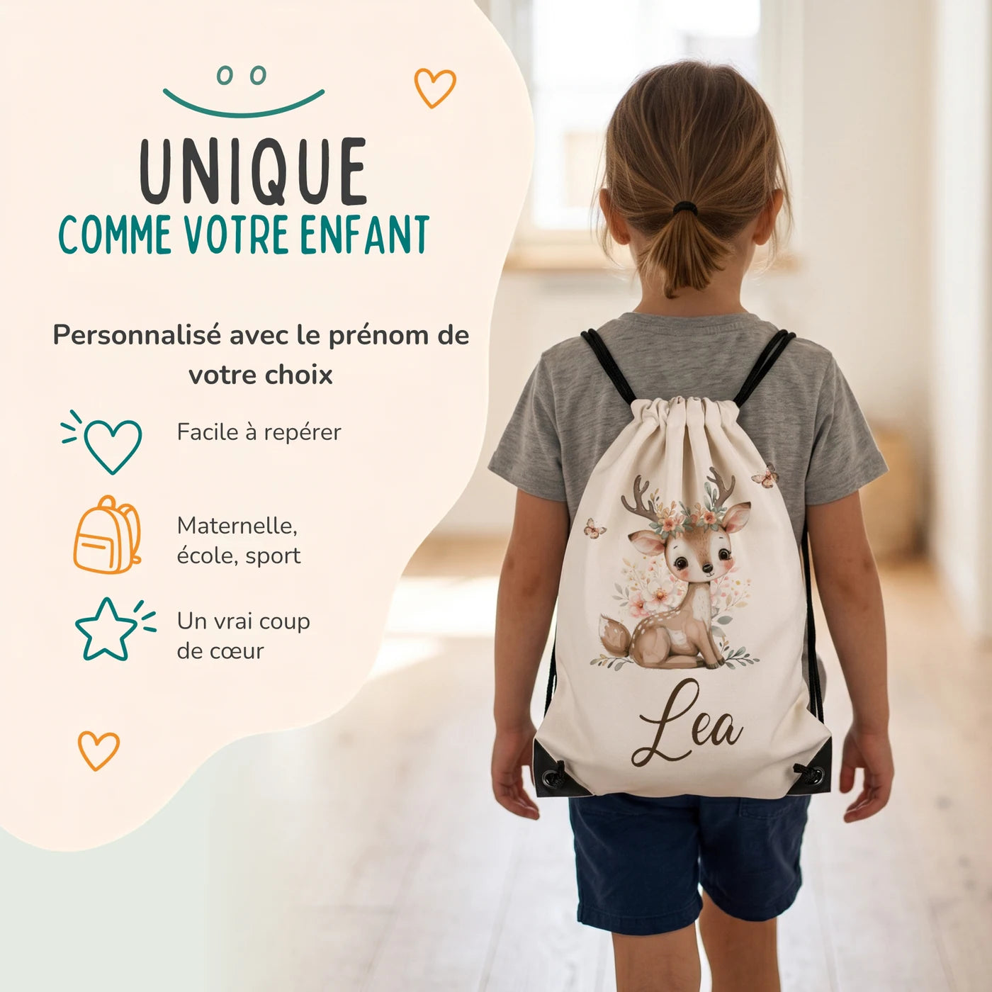 Enfant portant son sac de sport personnalisé sur le dos, motif faon et papillons — Kidsmood