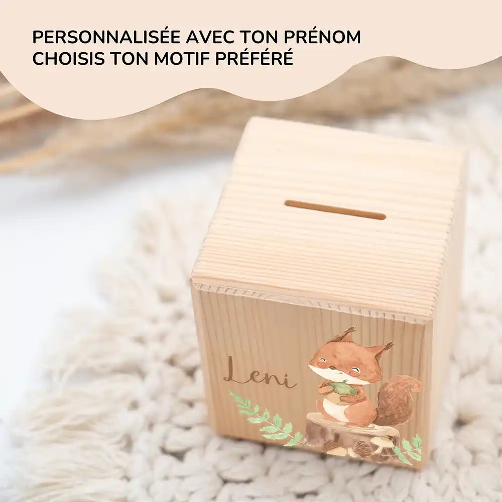 Tirelire en bois pour enfant, prénom et motif écureuil au choix — Kidsmood