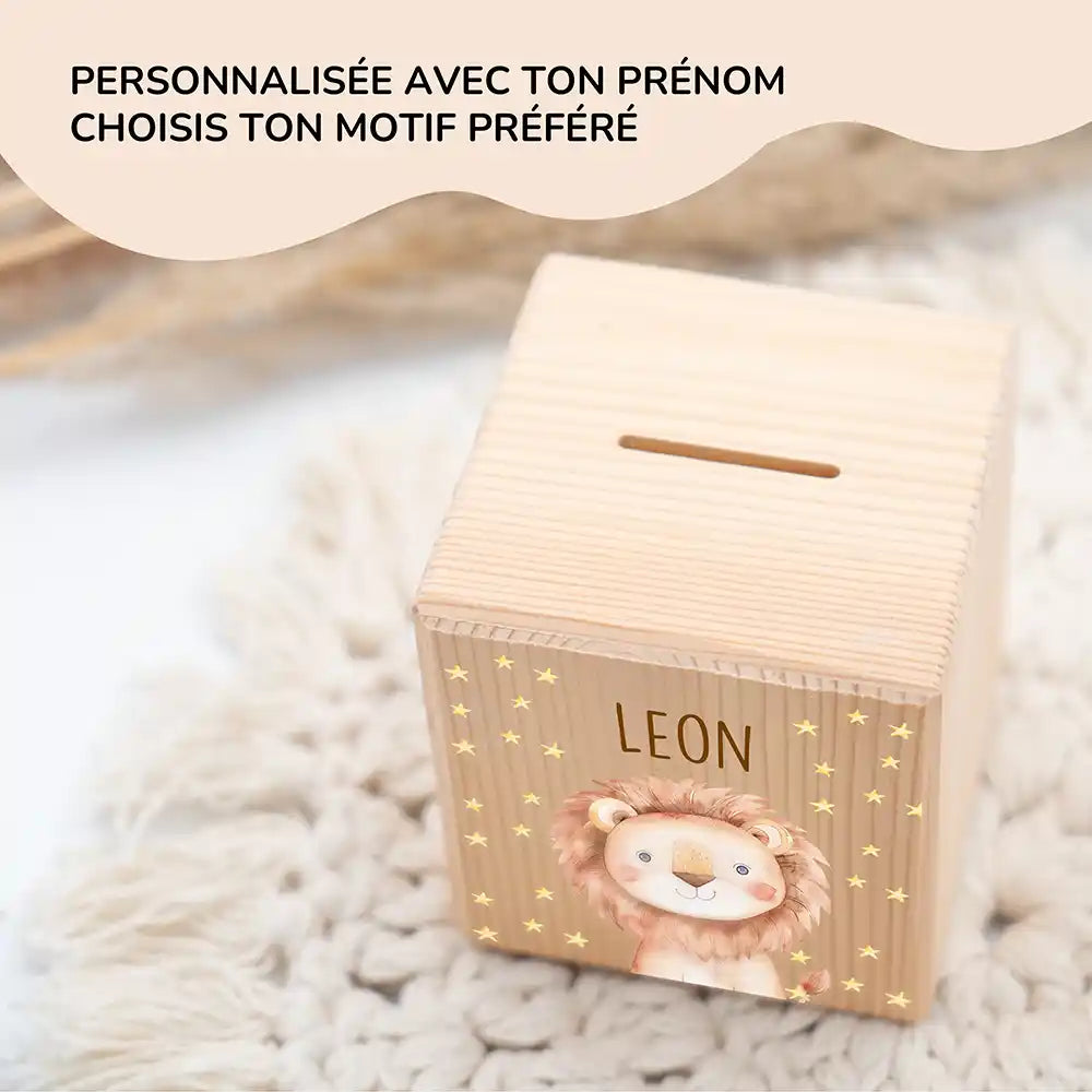 Tirelire en bois pour enfant, prénom et motif lion au choix — Kidsmood