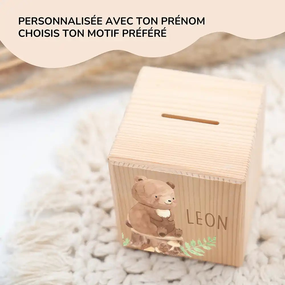 Tirelire en bois pour enfant, prénom et motif ours des bois au choix — Kidsmood