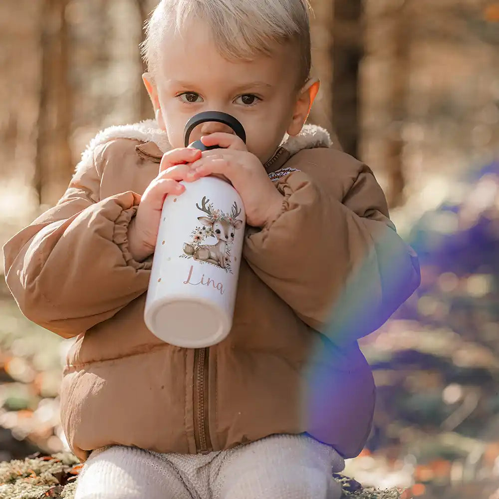 Gourde enfant avec paille pratique pour l'école, motif Faon fleuri — Kidsmood