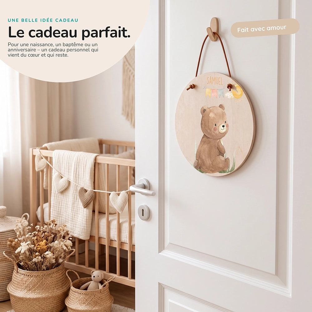 Plaque de porte personnalisée, motif Ourson et fanions — Idée cadeau de naissance | Kidsmood