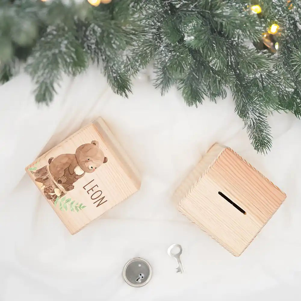 Tirelire en bois personnalisée, cadeau de Noël pour enfant, motif ours des bois — Kidsmood