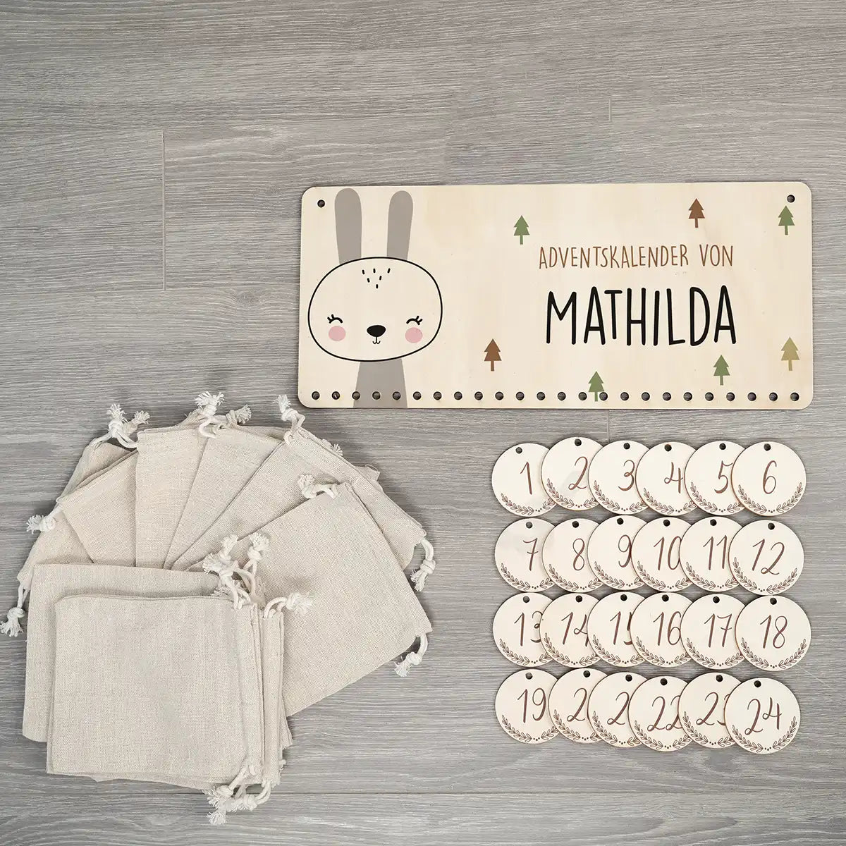 Personalisierbarer Adventskalender farbig - Winterhase