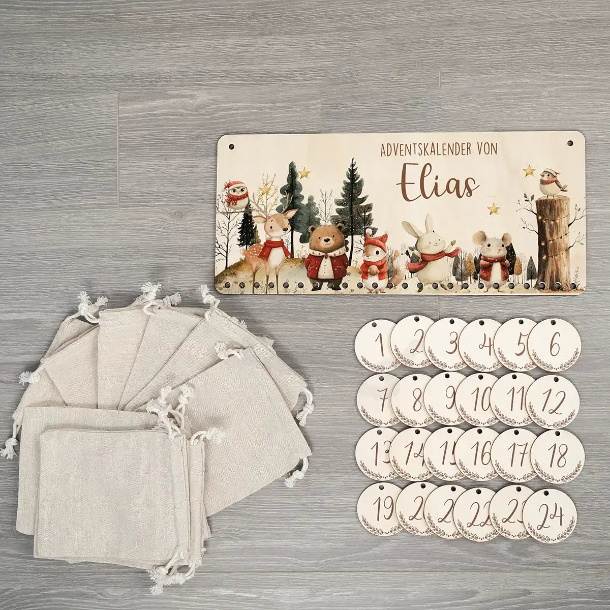 Personalisierbarer Adventskalender farbig - Frohe Tierfamilie
