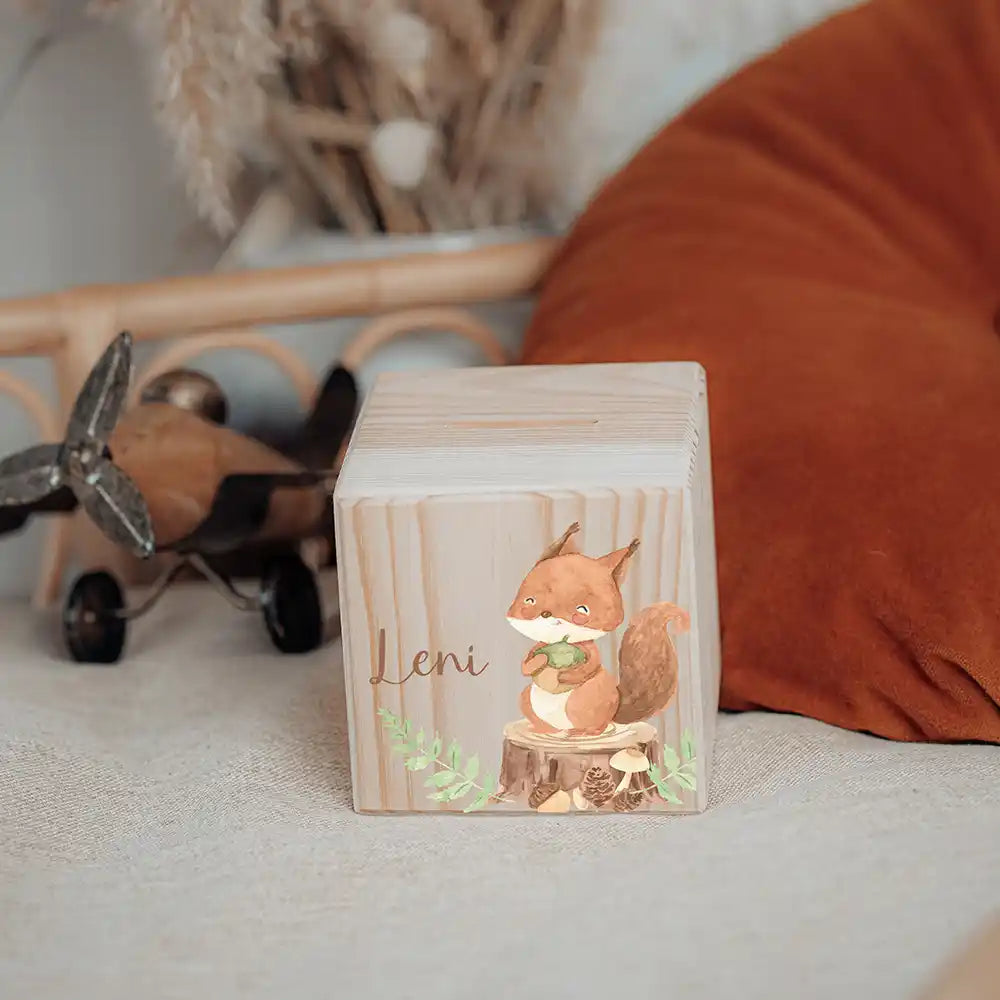 Tirelire en bois pour enfant en décoration de chambre, motif écureuil — Kidsmood