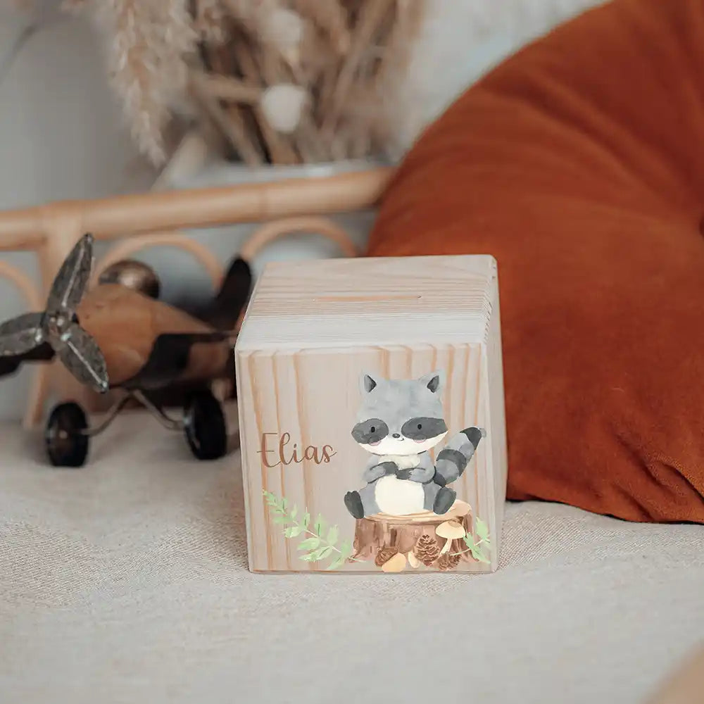Tirelire en bois pour enfant en décoration de chambre, motif raton laveur — Kidsmood