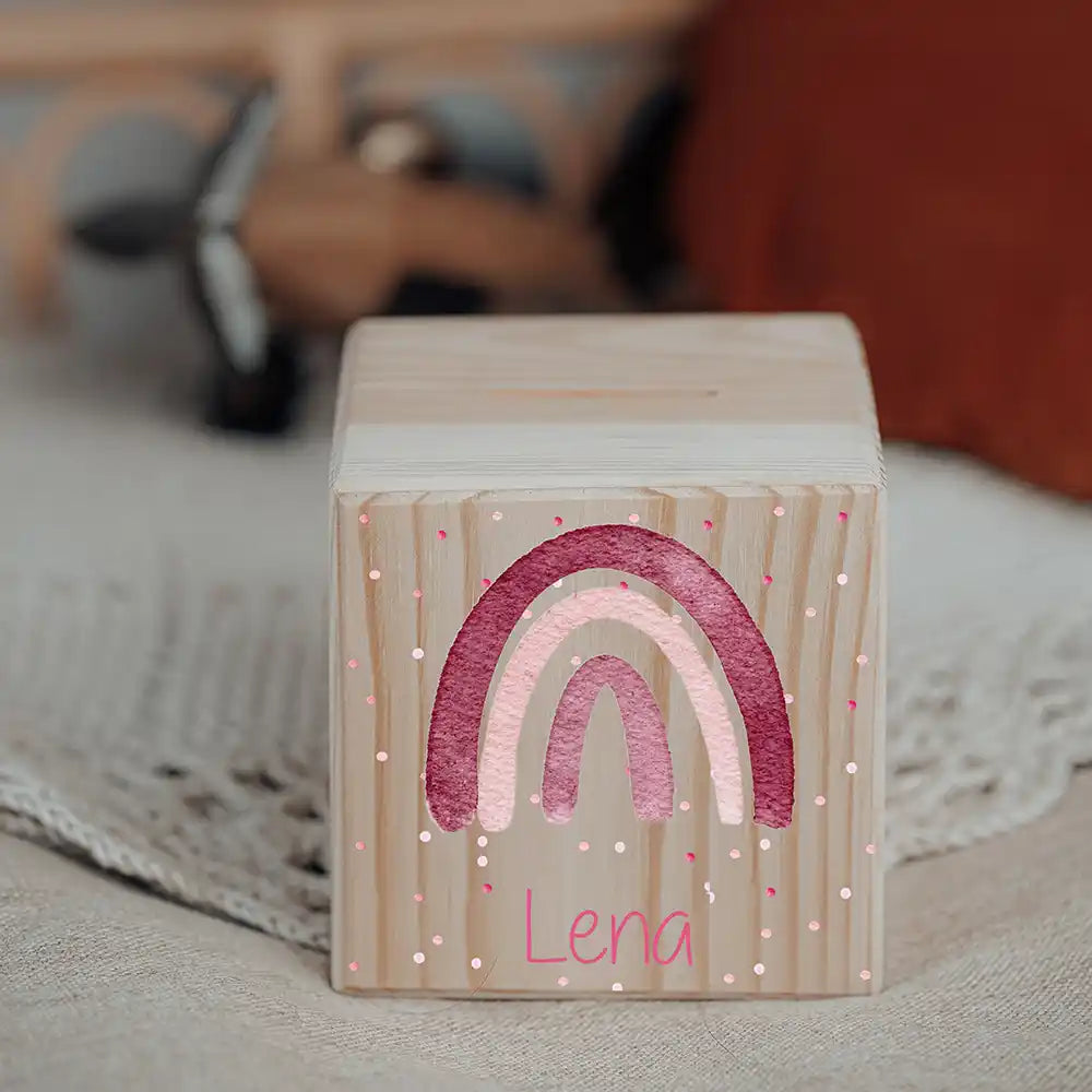 Tirelire personnalisée en bois pour la chambre d'enfant, motif arc-en-ciel — Kidsmood
