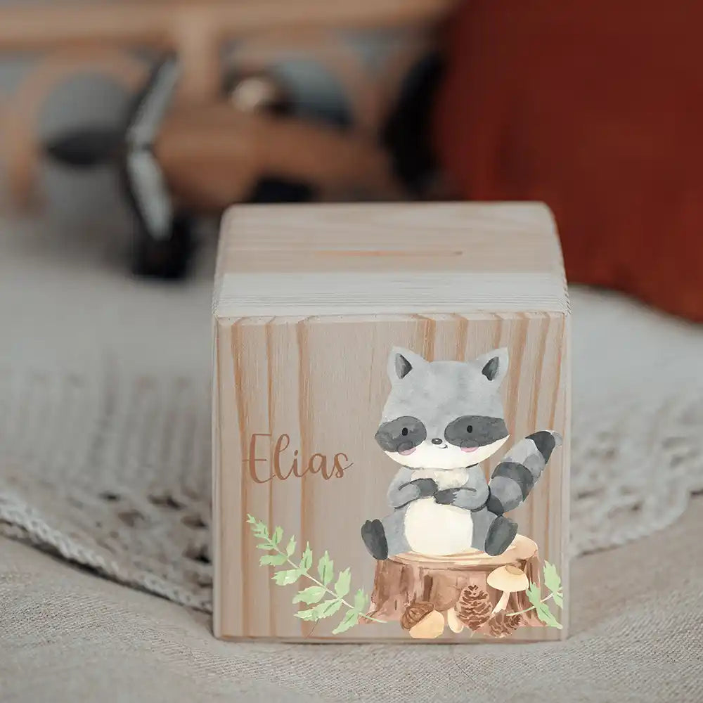Tirelire personnalisée en bois pour la chambre d'enfant, motif raton laveur — Kidsmood