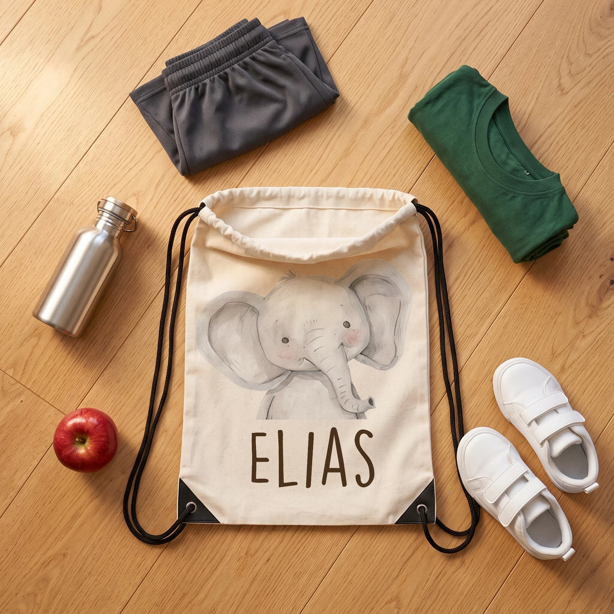 Sac de sport personnalisé avec tenue de sport, chaussures et gourde, motif éléphant — Kidsmood
