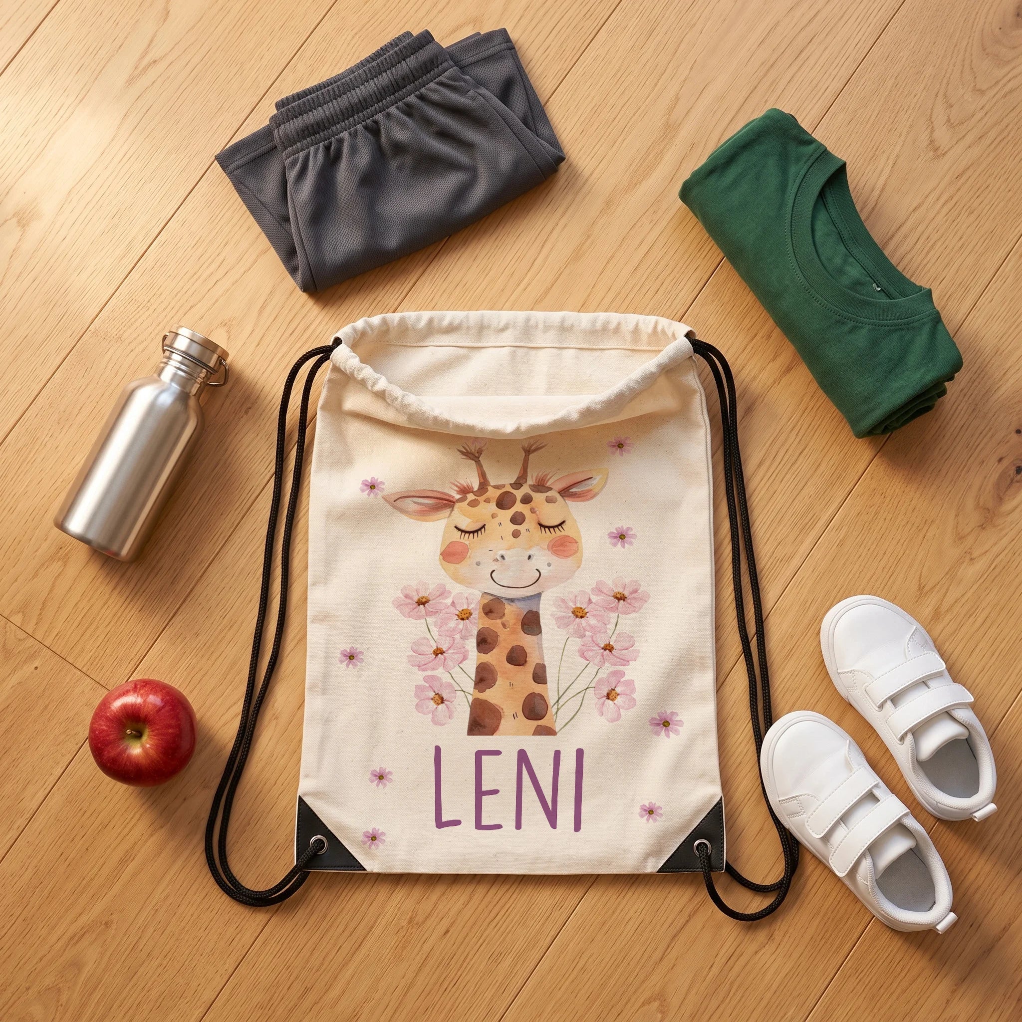 Sac de sport personnalisé avec tenue de sport, chaussures et gourde, motif girafe — Kidsmood