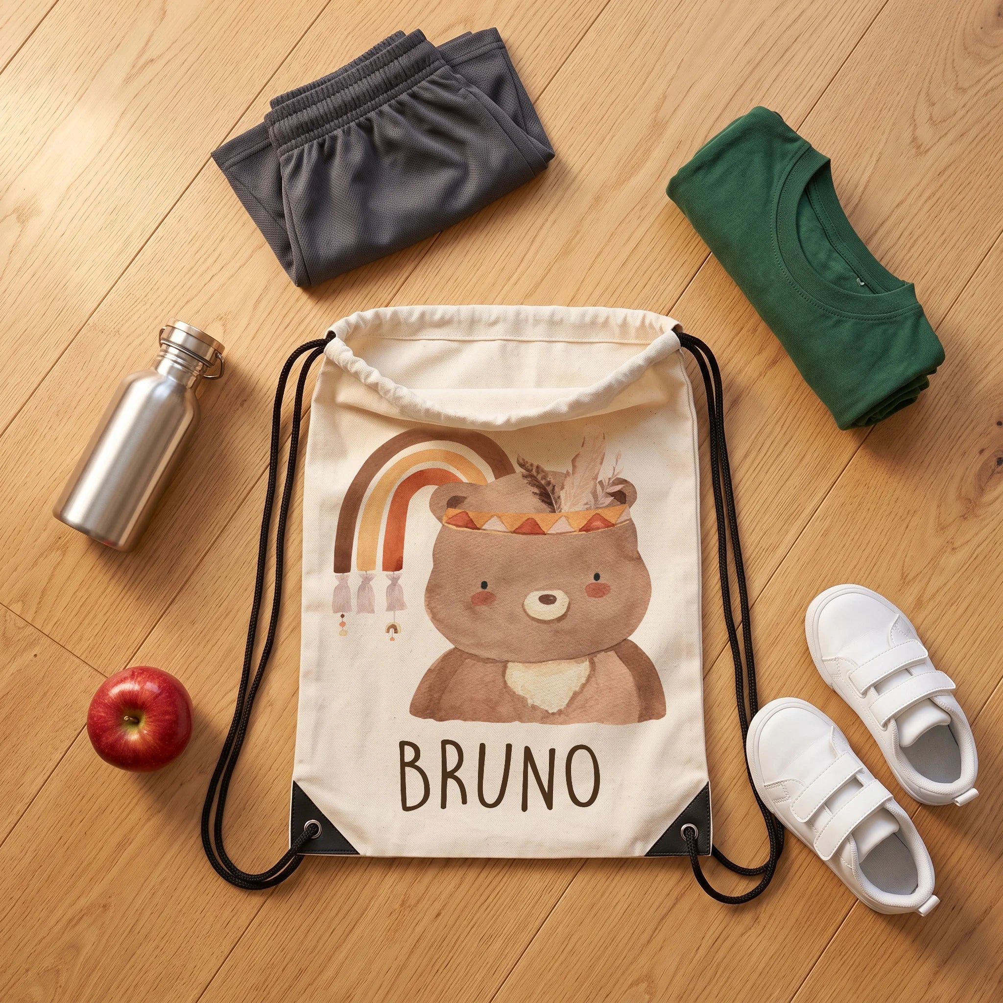 Sac de sport personnalisé avec tenue de sport, chaussures et gourde, motif ours bohème — Kidsmood