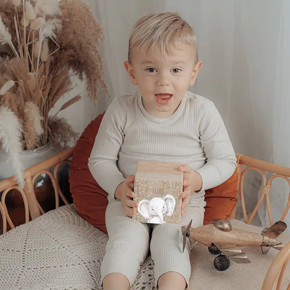 Tirelire personnalisée pour garçon, idée cadeau enfant, motif éléphant confettis — Kidsmood