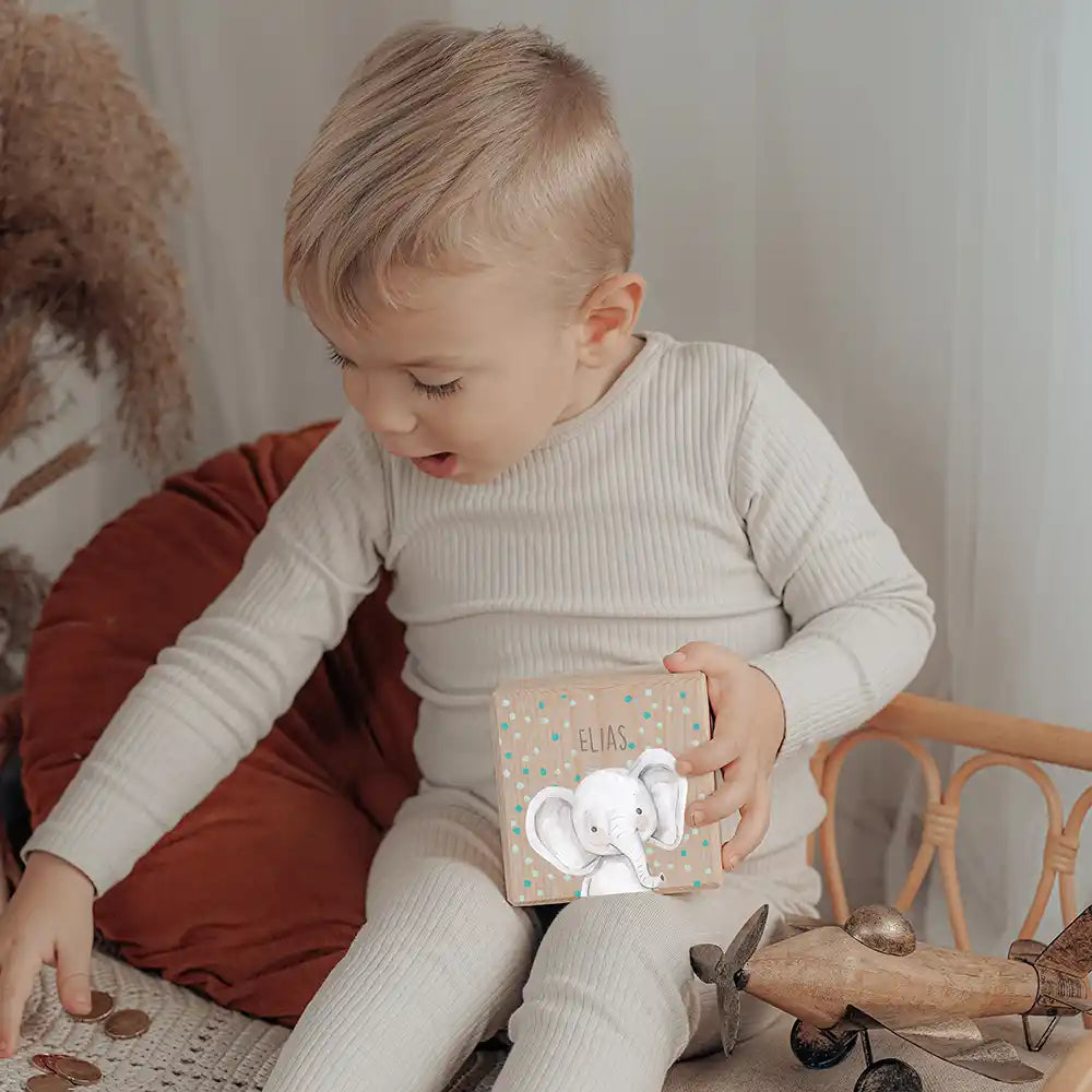 Tirelire en bois pour les premières économies de l'enfant, motif éléphant confettis — Kidsmood