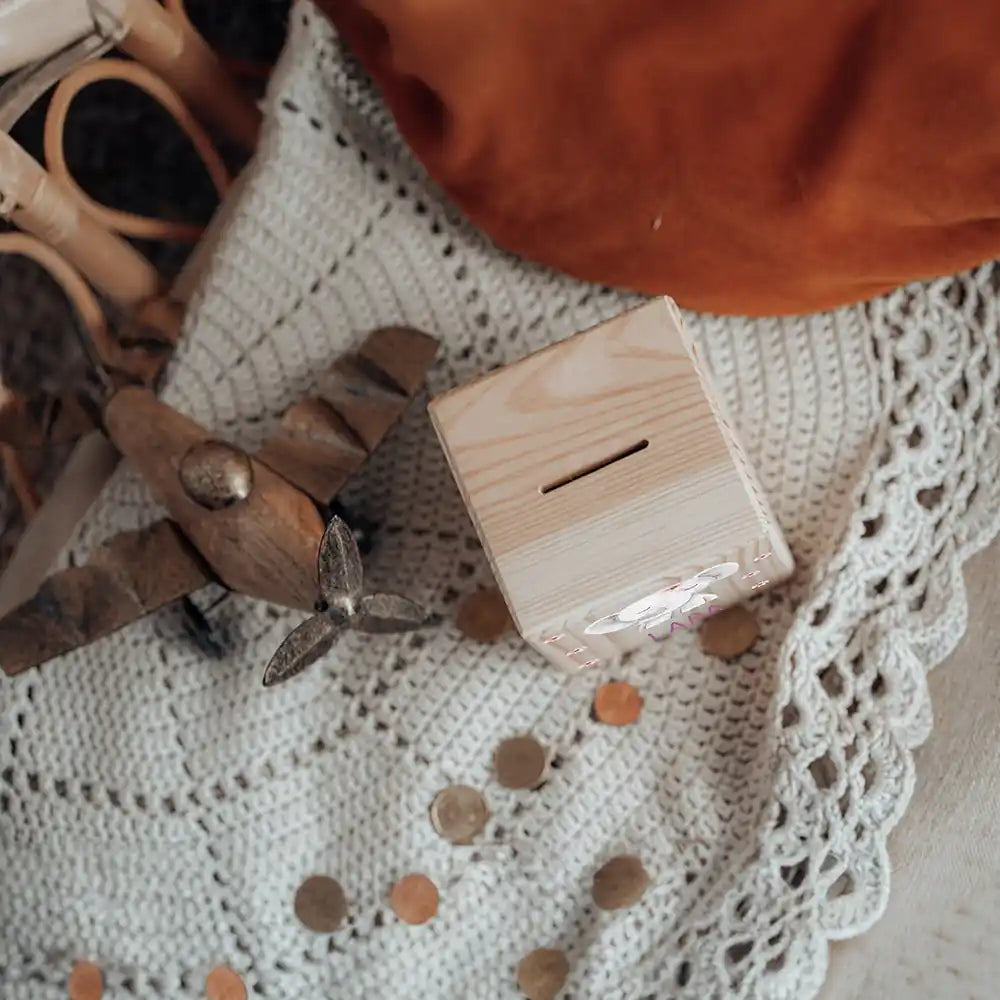 Tirelire en bois, cadeau de naissance ou de baptême, motif éléphant fleuri — Kidsmood
