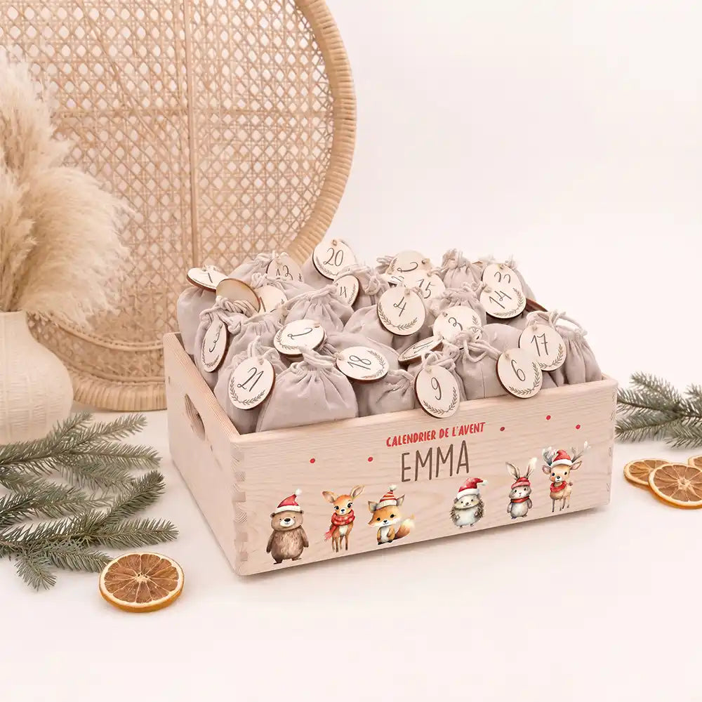 Calendrier de l'avent personnalisé, motif Défilé en bonnets — Caisse en bois clair | Kidsmood