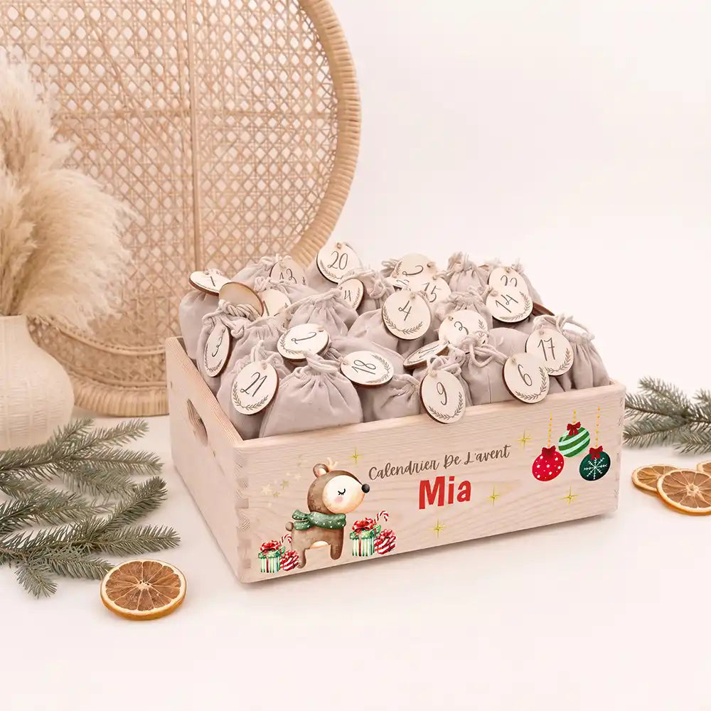 Calendrier de l'avent personnalisé, motif Faon au foulard — Caisse en bois clair | Kidsmood